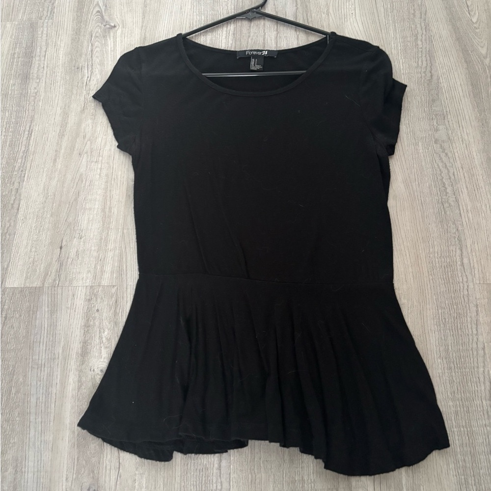 Flowy bottom shirt in black